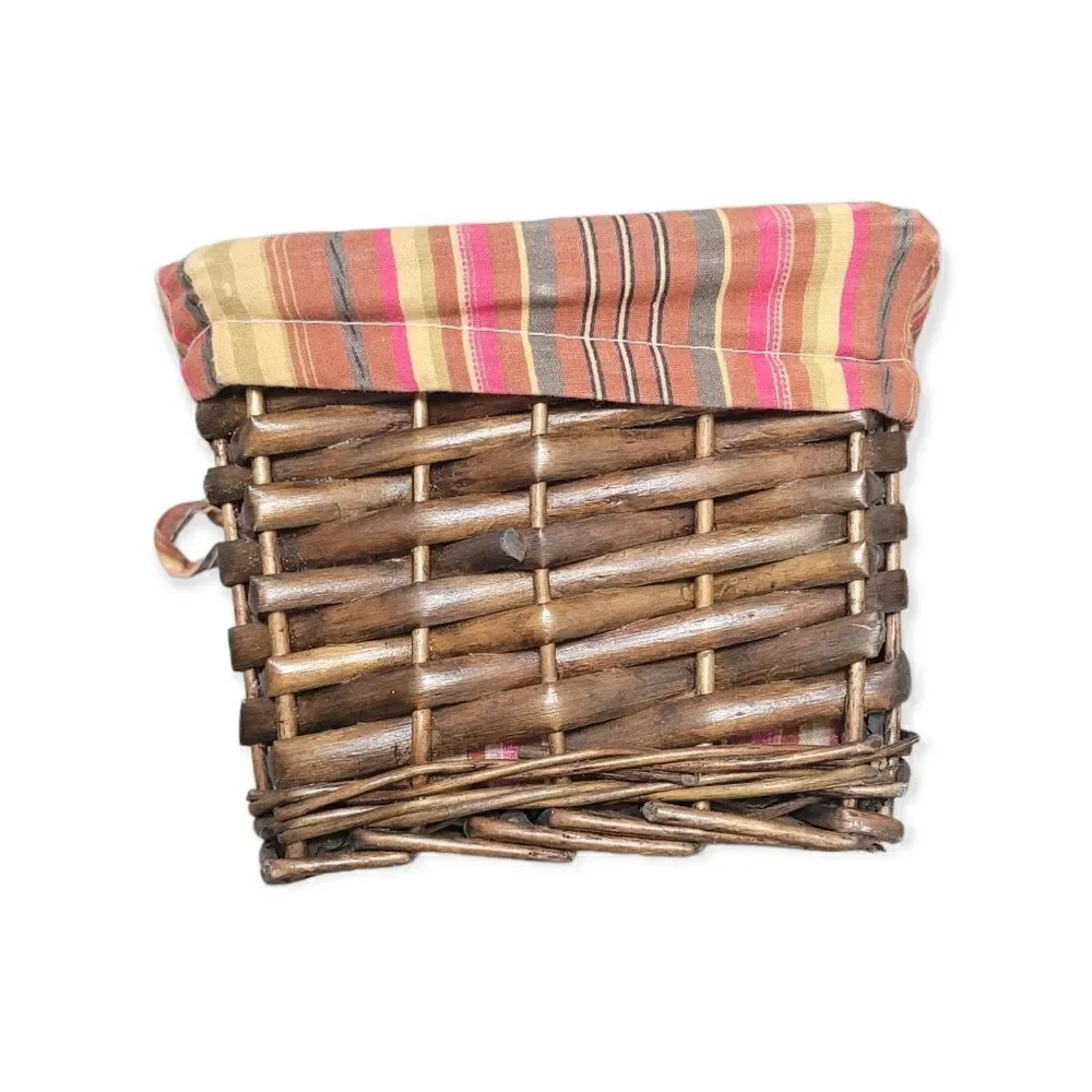 Basket with stripe fabdic lining